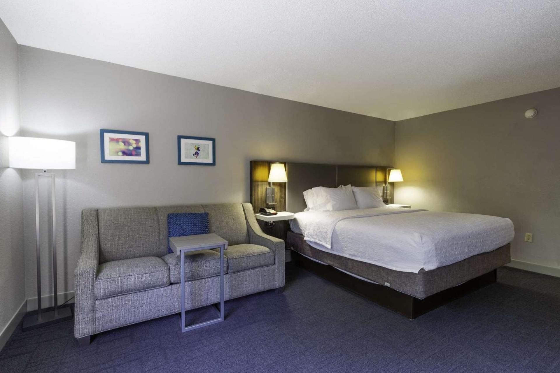 Hampton Inn East Windsor Exterior photo